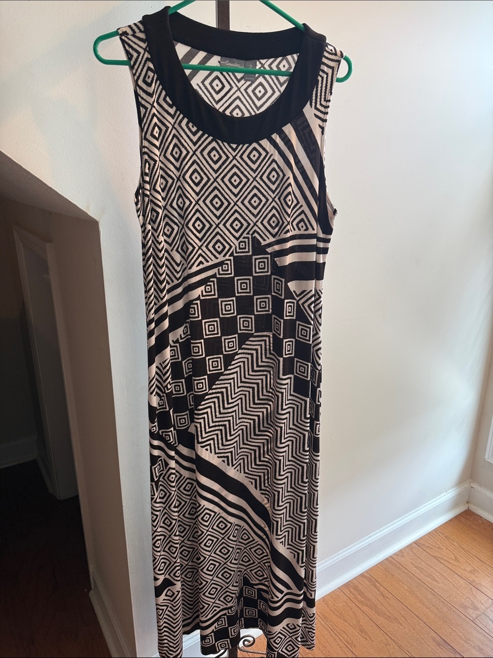Chico’s Sleeveless Black & Cream Geometric Maxi Dress